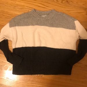 American Eagle colorblock striped sweater 🖤🤍